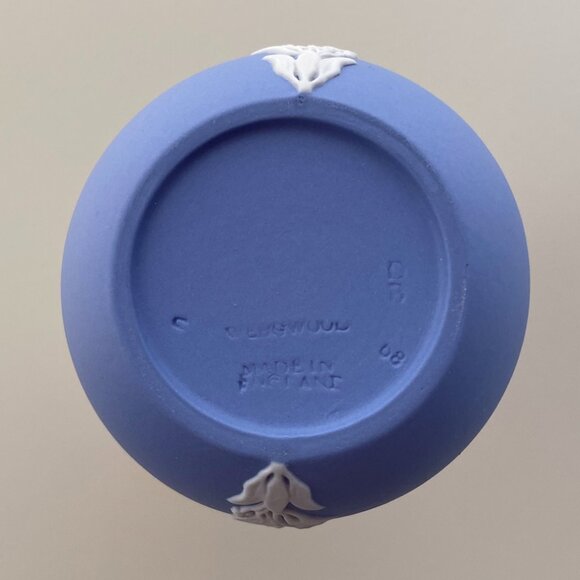 Wedgwood Blue Jasperware Bud Vase with White Motif - Cupid - Picture 5 of 5